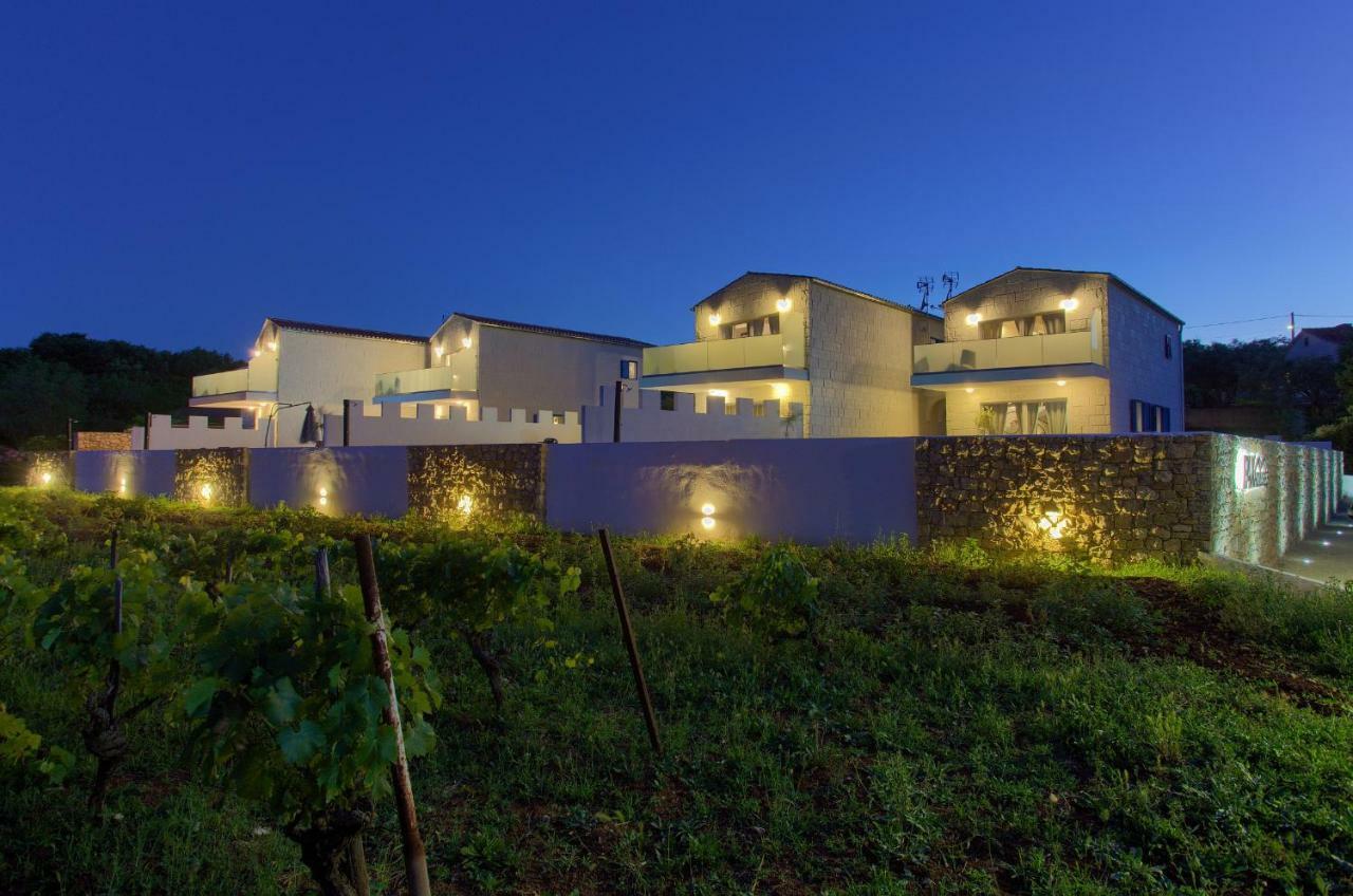 Pax Houses Vrh  Экстерьер фото